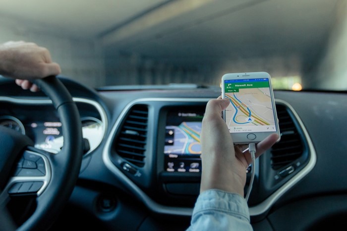 Waze já está disponível para usuários do Apple CarPlay