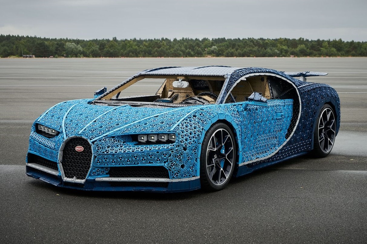 Bugatti construído com um milhão de peças de Lego