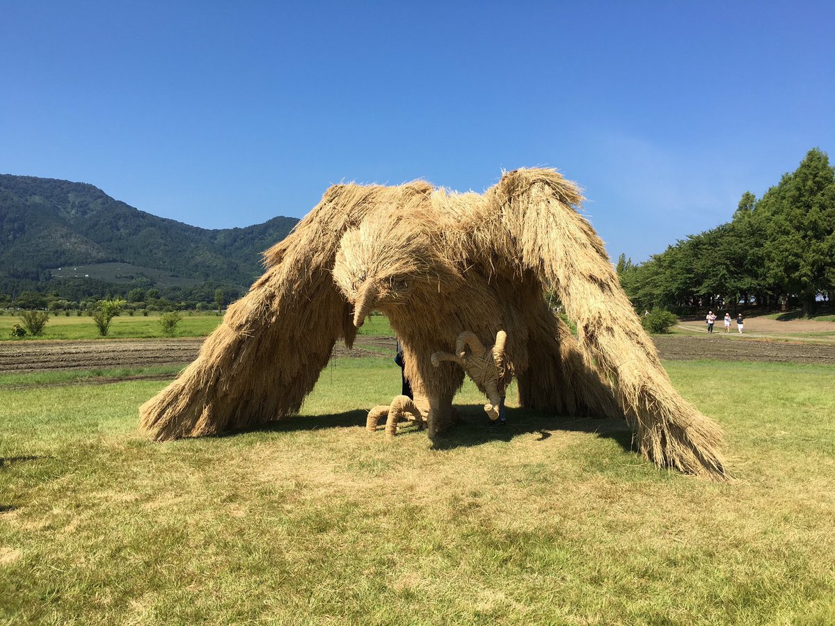 Esculturas de Palha de Arroz no Japão