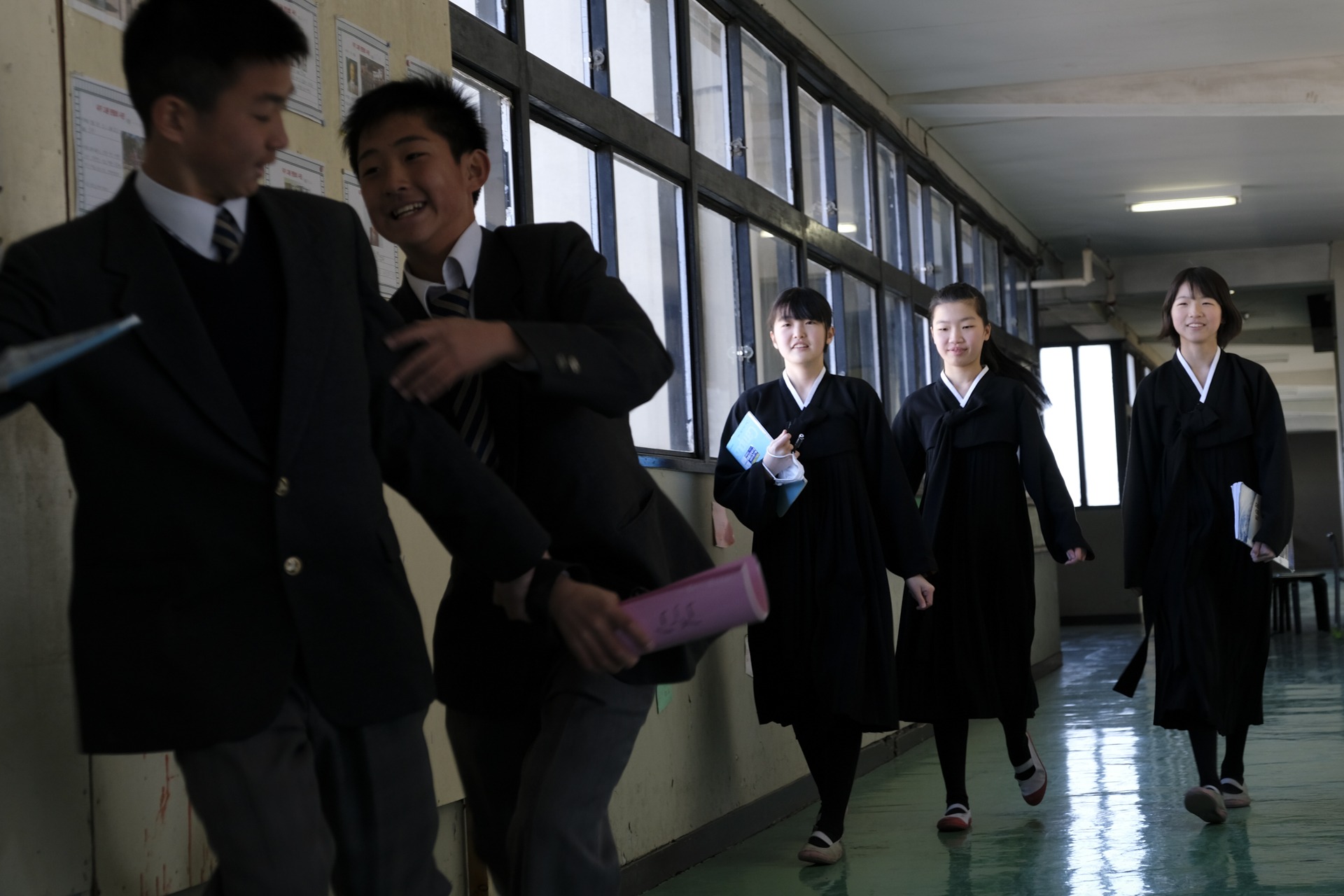 Por que a Coreia do Norte tem escolas no Japão?