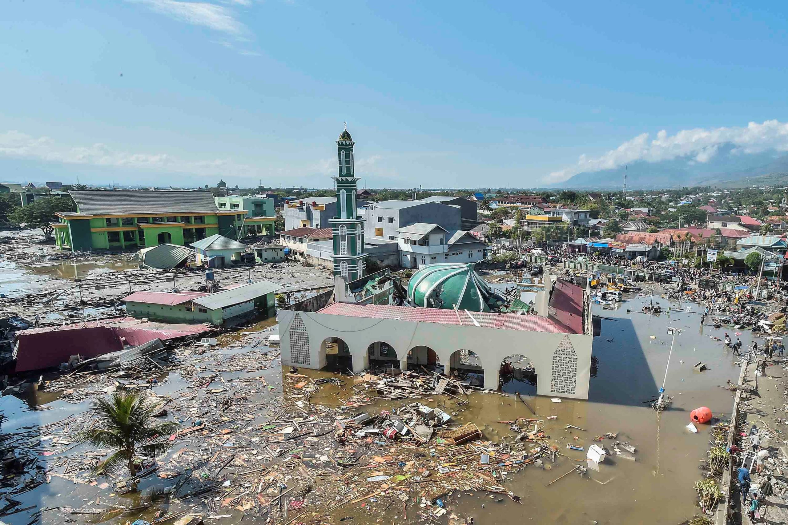 Médico japonês adverte quanto a alastramento de doenças infecciosas entre sobreviventes de terremoto na Indonésia