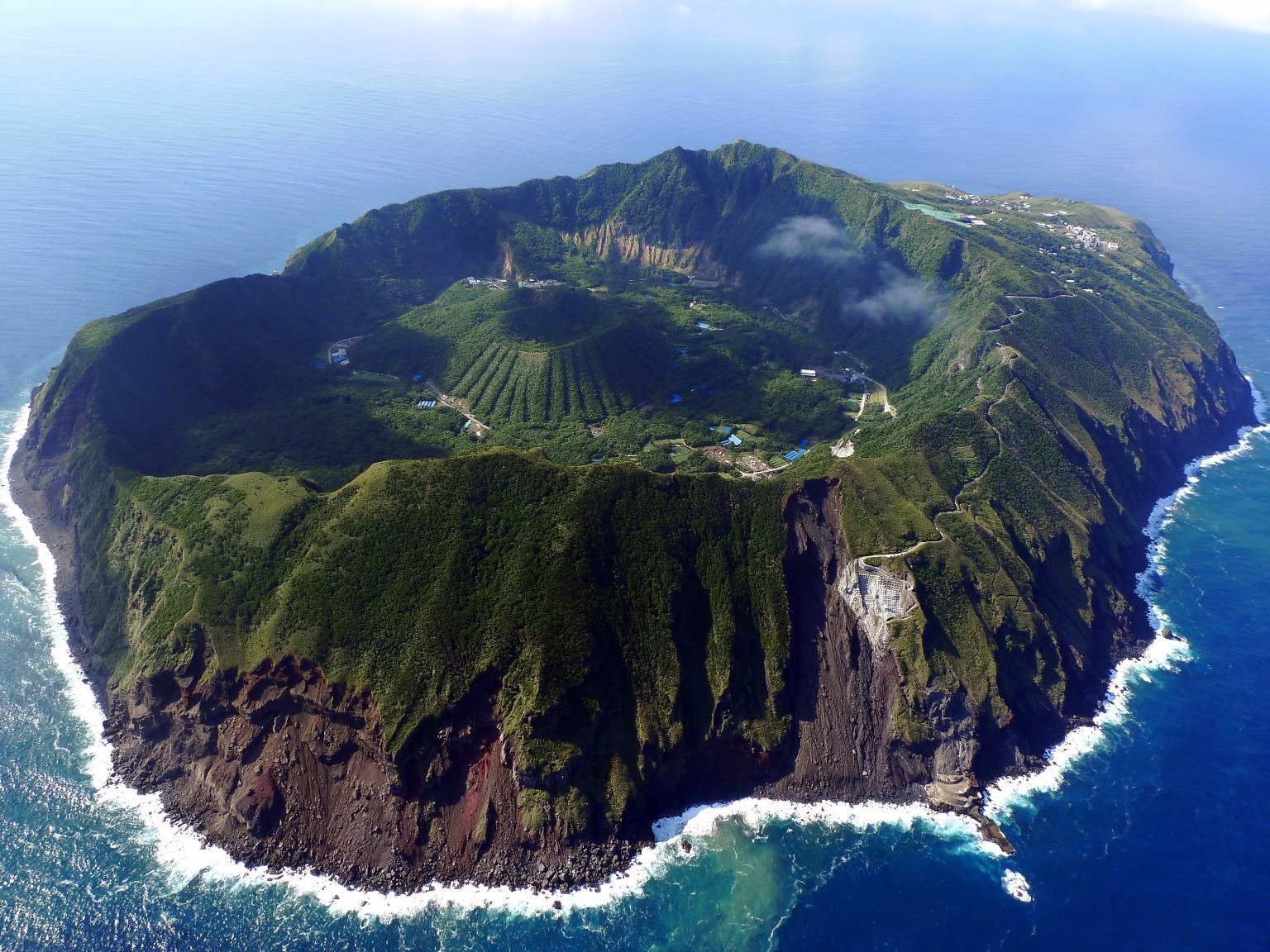 Conheça a cidade japonesa que fica dentro de um vulcão ativo