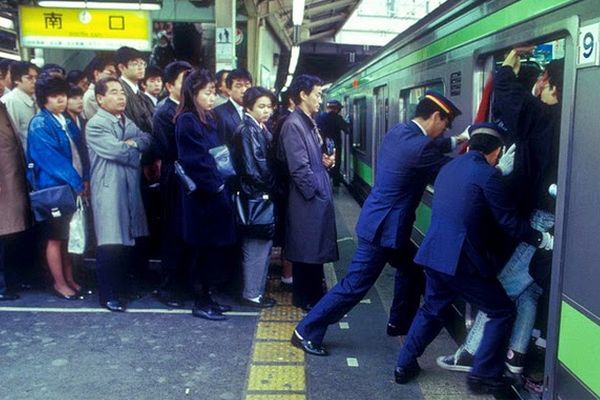 10 Trabalhos Inusitados ​​que Existem no Japão!