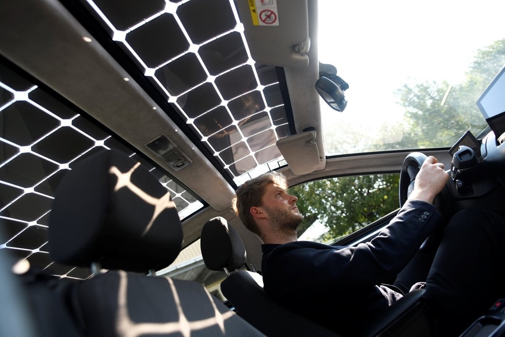 Por que carros movidos a energia solar ainda não são viáveis?