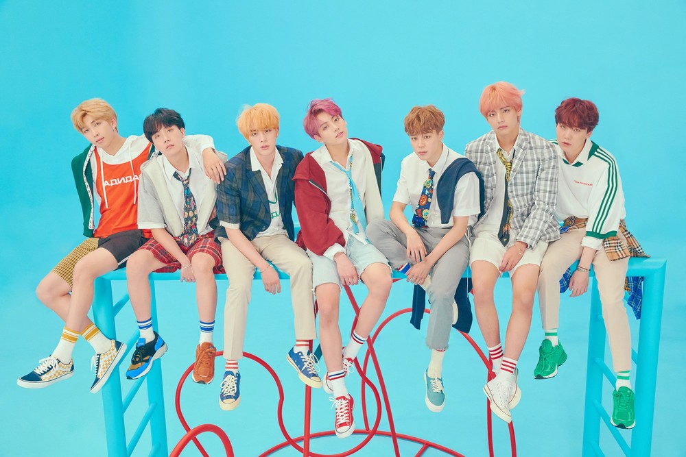 TV japonesa cancela show do BTS após uso de polêmica camiseta com foto de bomba de Hiroshima