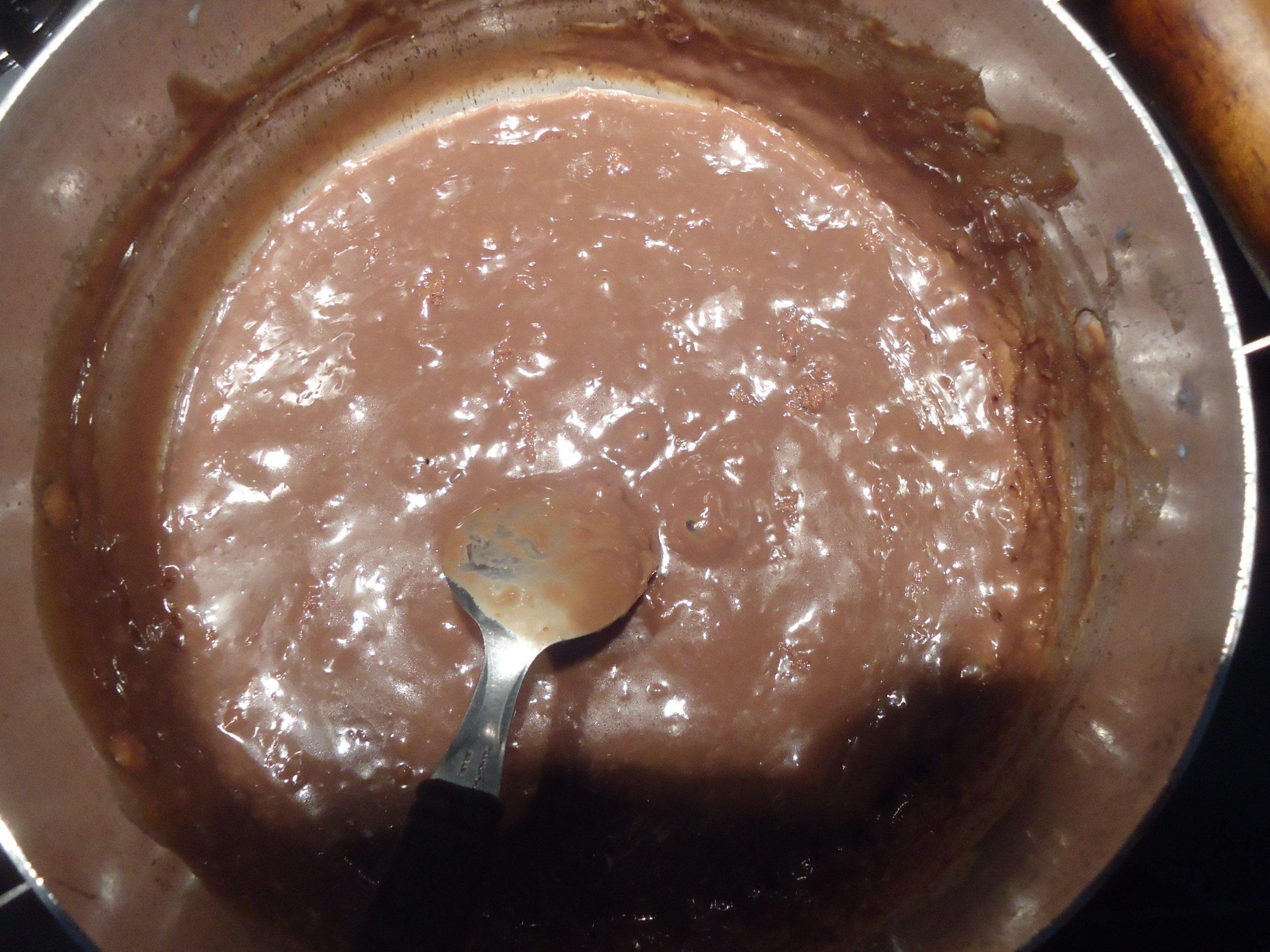 Brigadeiro de panela zero açúcar: nutricionista ensina passo a passo