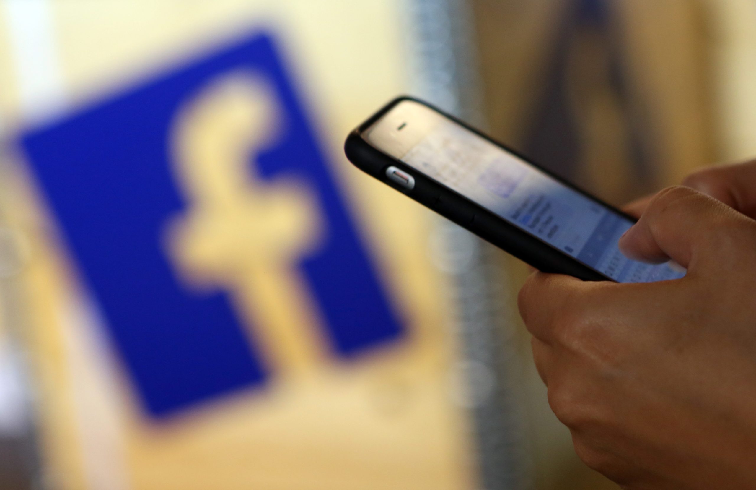 Facebook enviou notificações de mensagens antigas como se elas fossem novas
