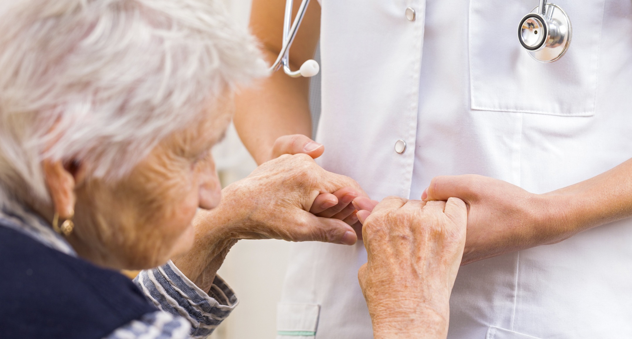 Pesquisadores transplantam células-tronco para cérebro para tratar Parkinson