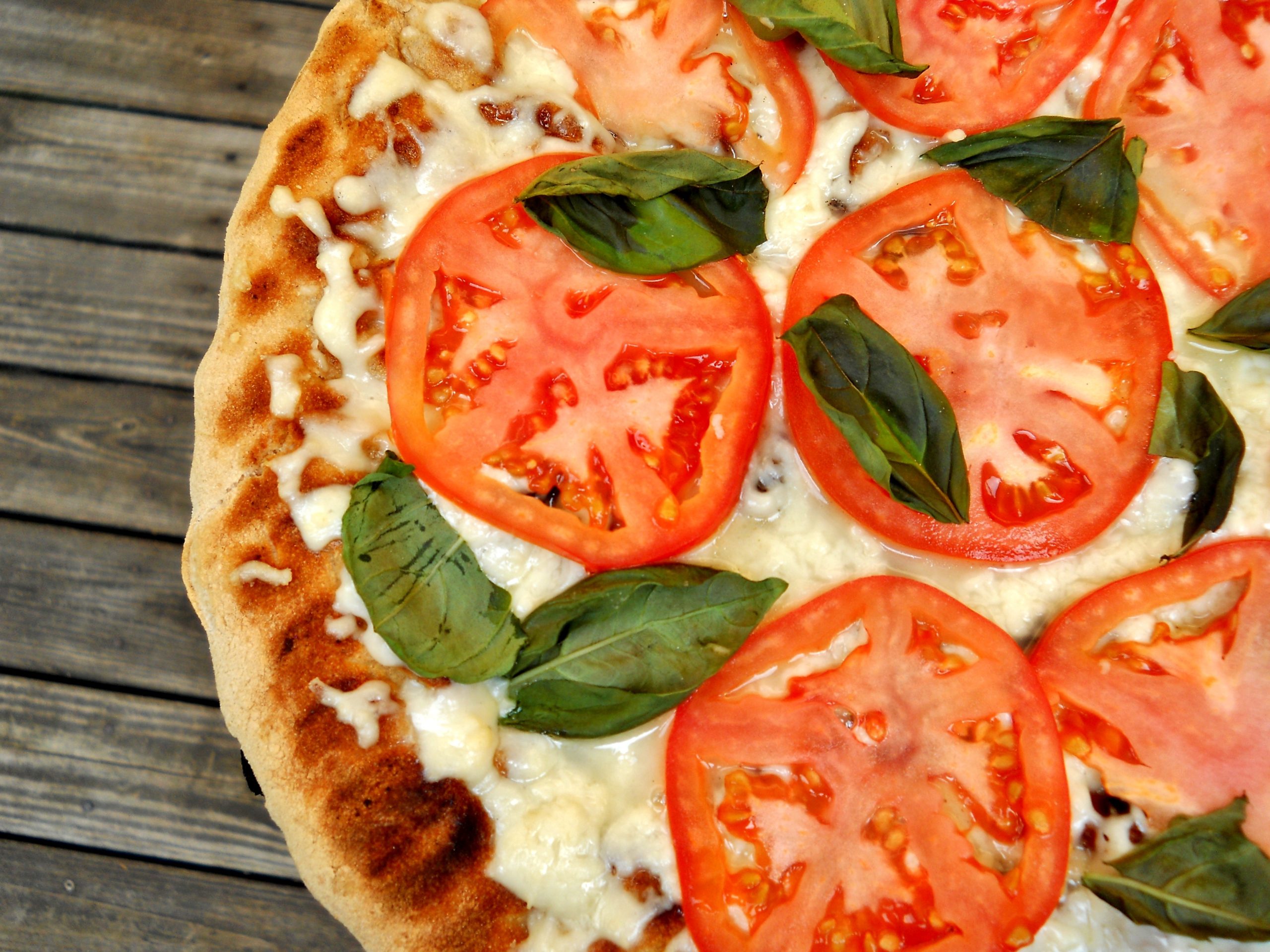 Pizza fit com massa de mandioca: fácil e rápido de fazer