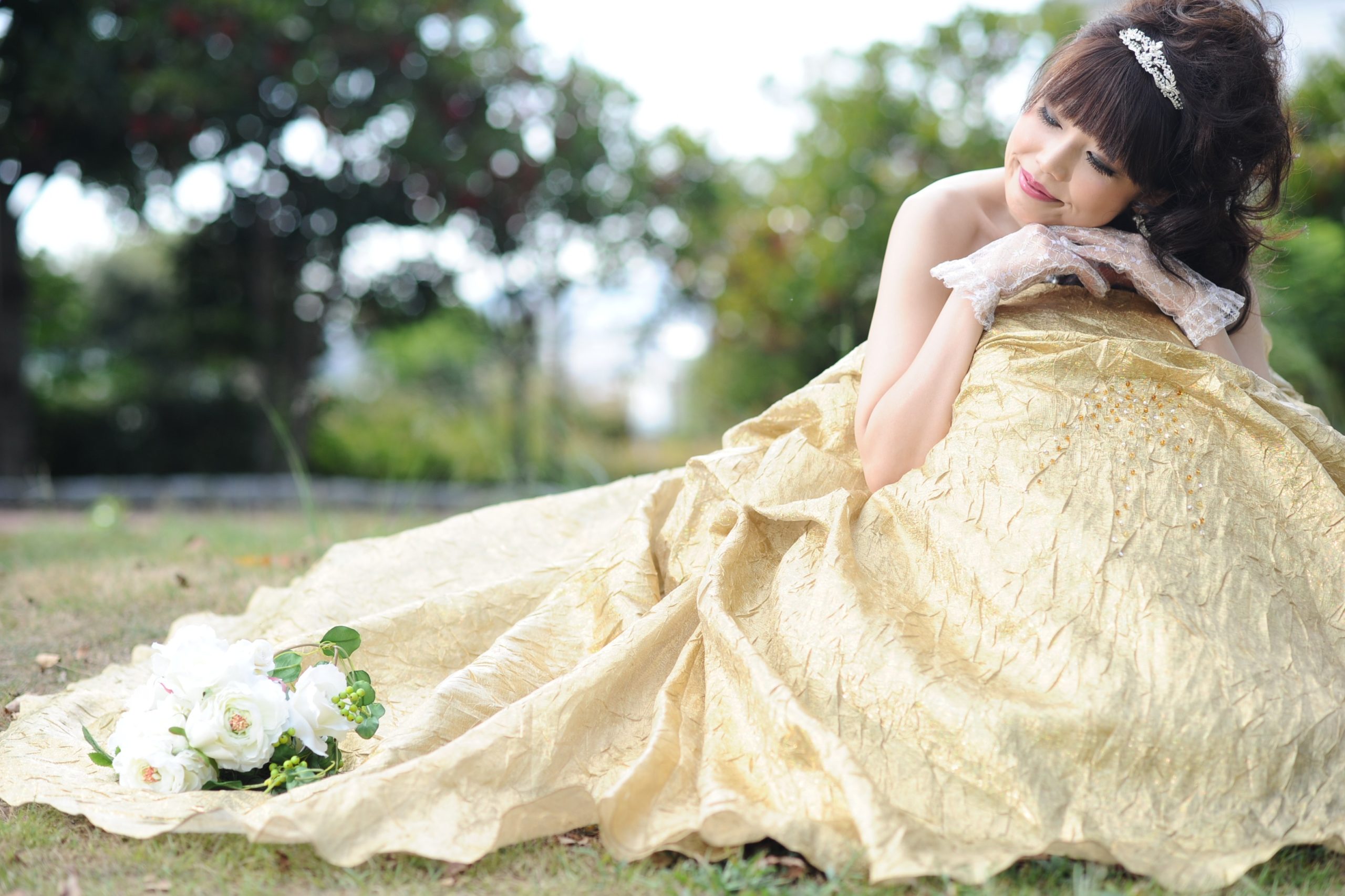 Noivas no Japão estão transformando seus Kimonos tradicionais em exuberantes vestidos de noiva