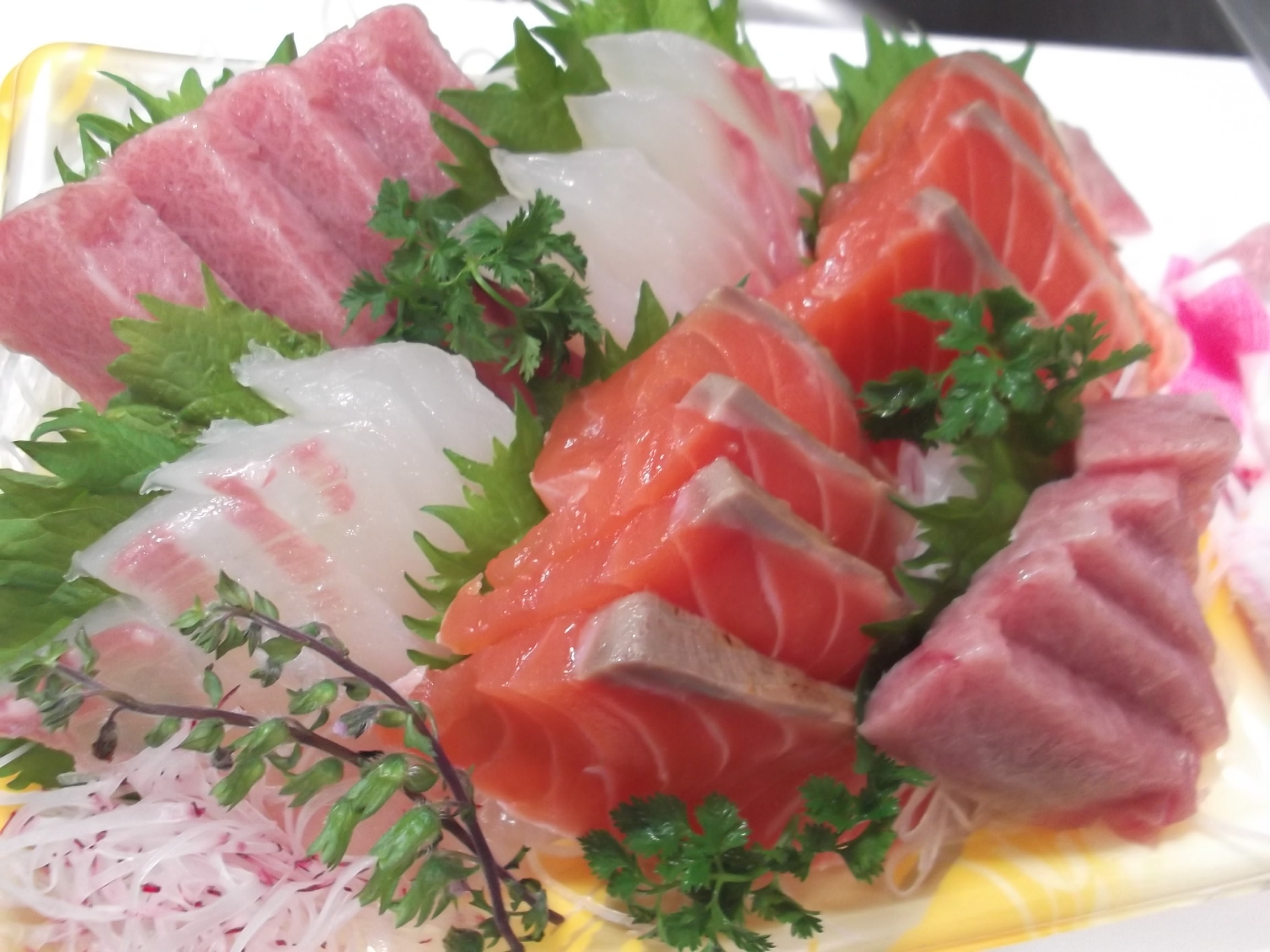 Qual faca devo usar no preparo de sushis e sashimis?