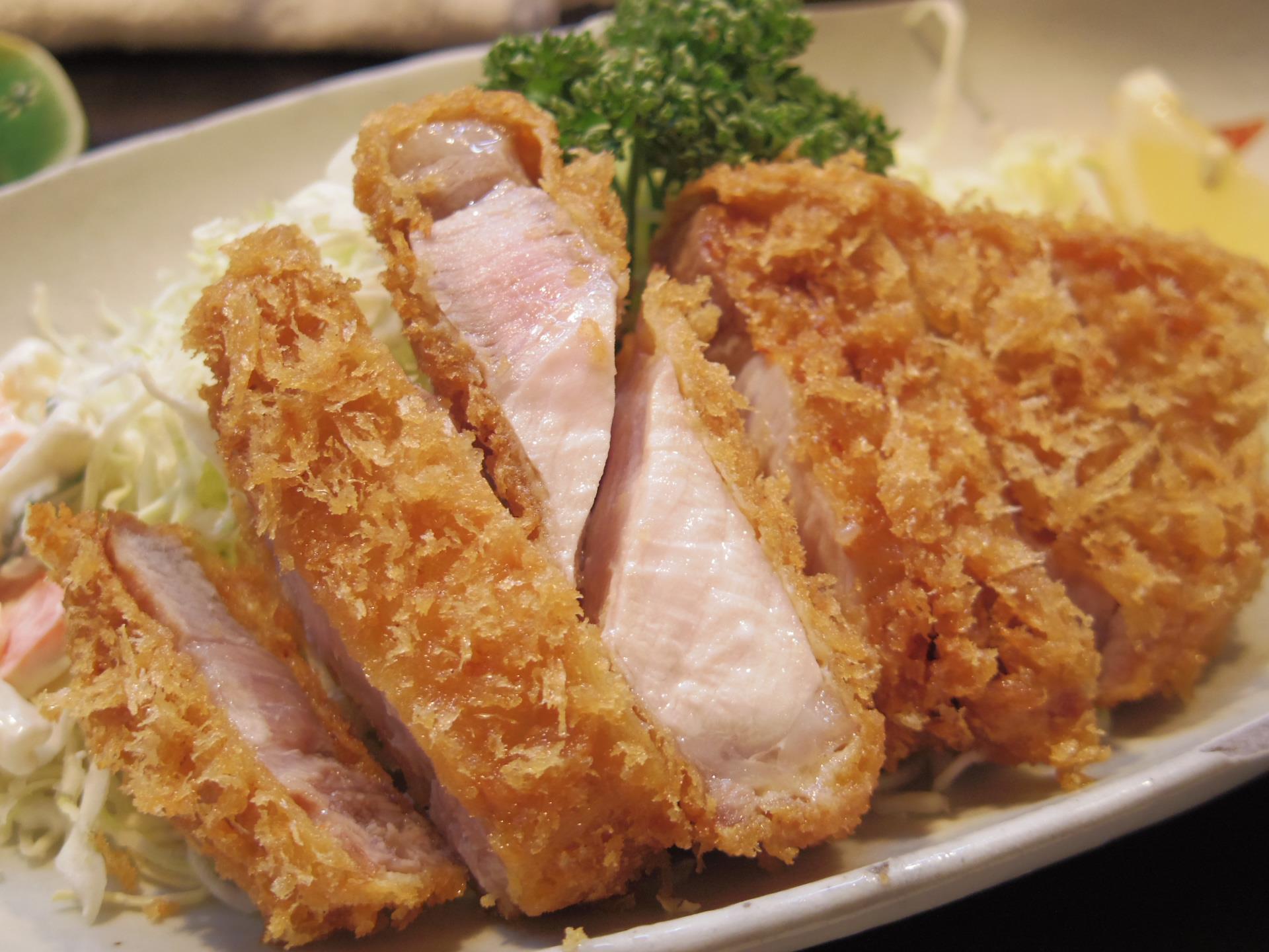 Receita de Tonkatsu (Carne de Porco Empanada)
