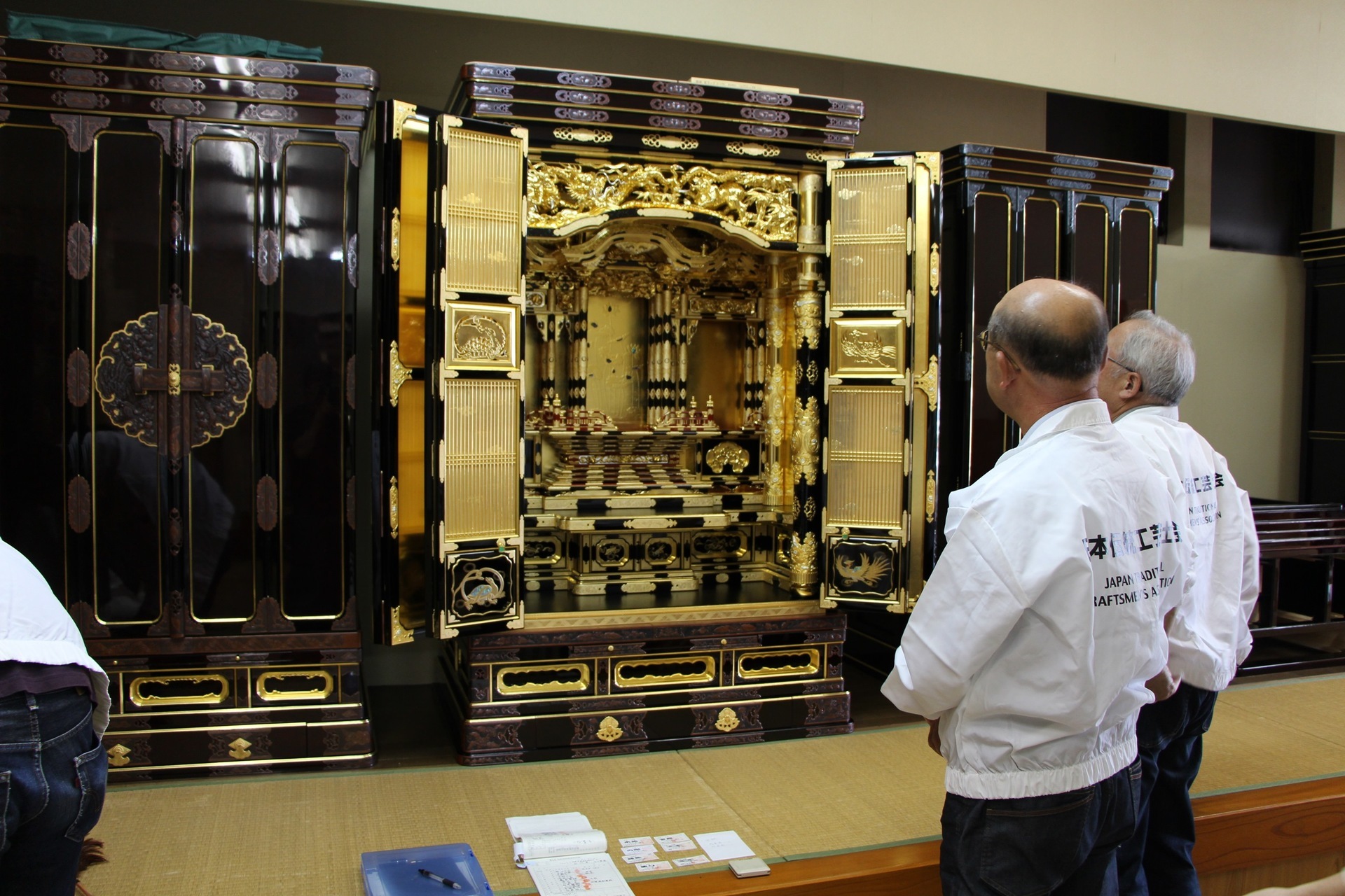 Artesanato tradicional japonês: Altar budista do lar de Mikawa