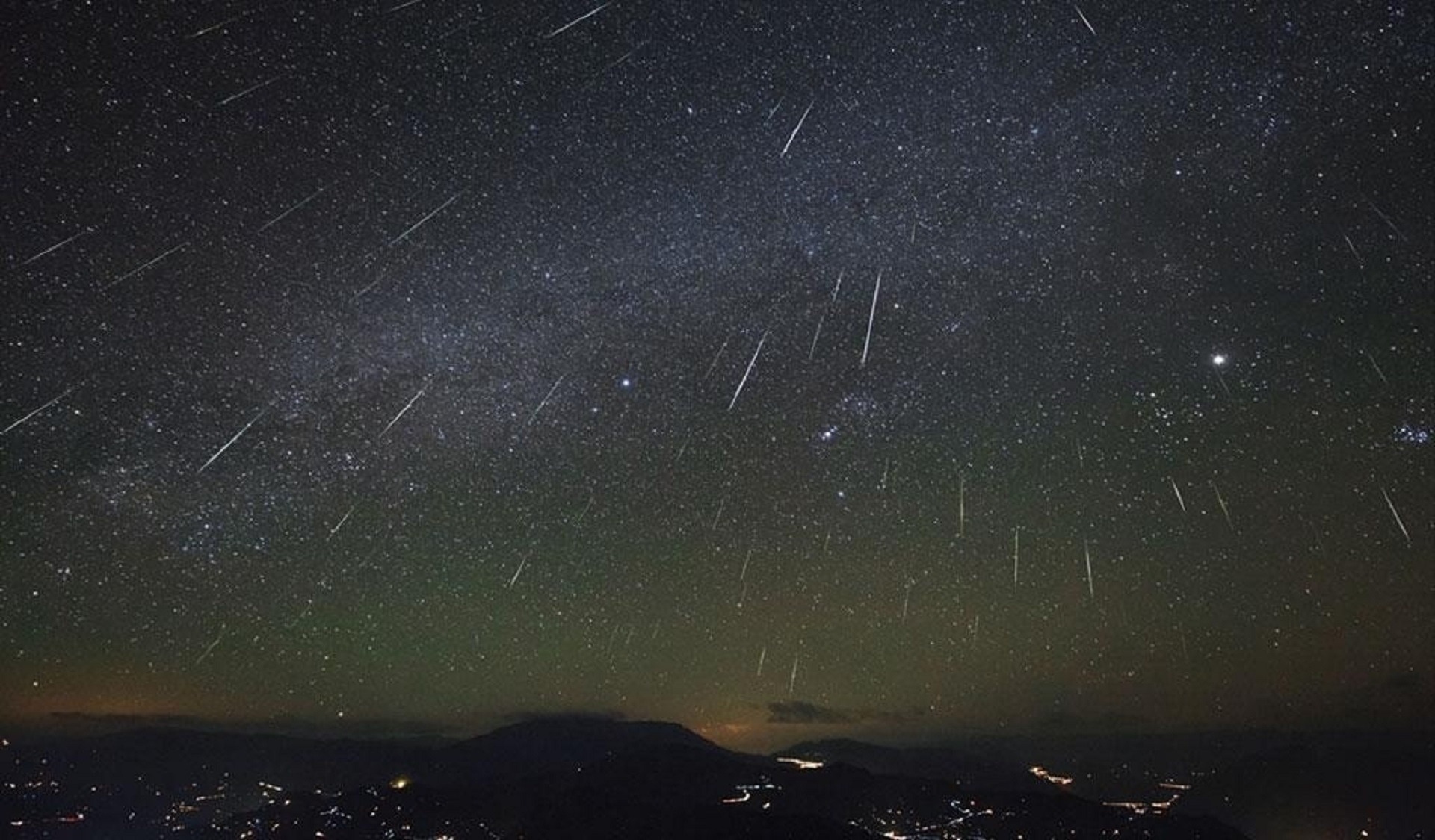 Japoneses criam chuva de meteoros artificiais