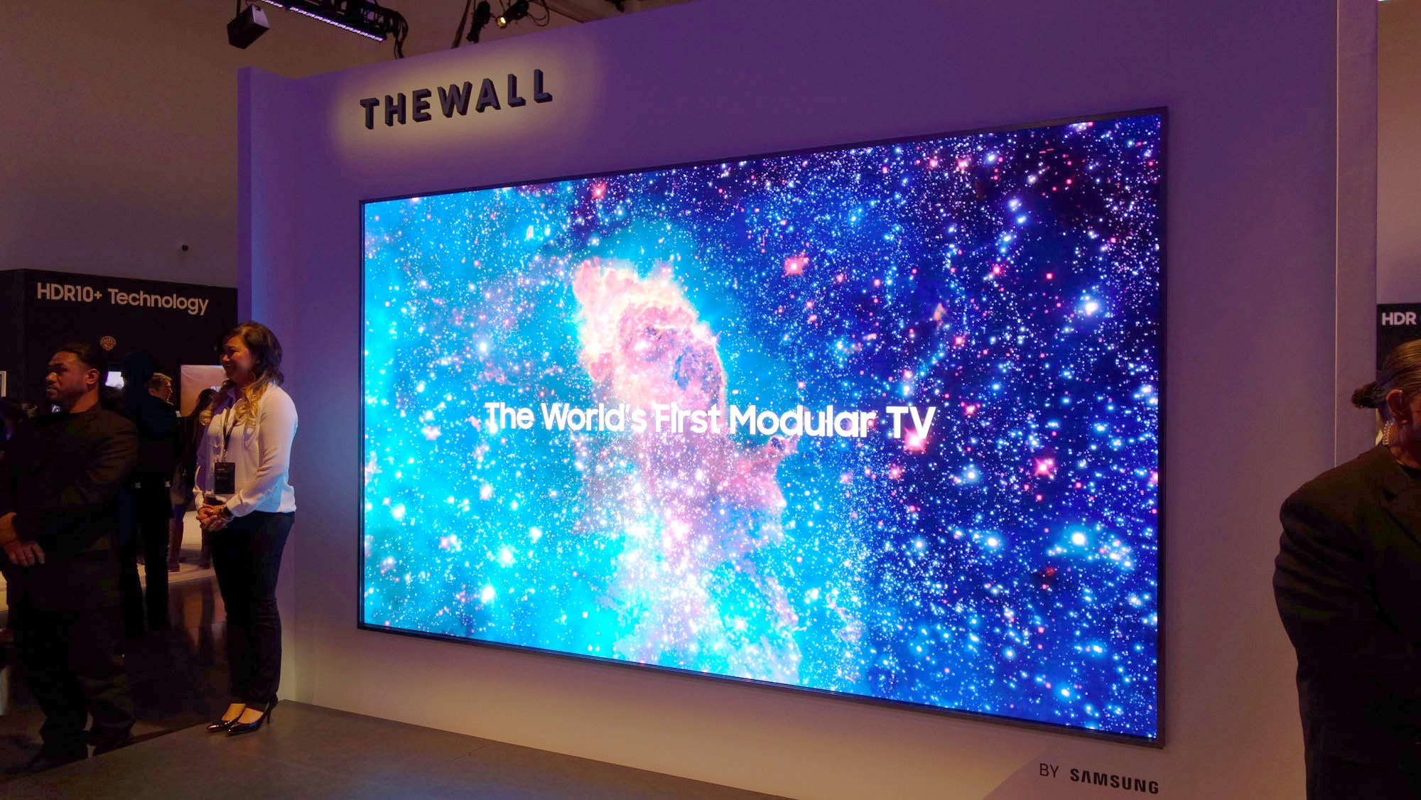 Samsung apresenta versão menor da gigante The Wall