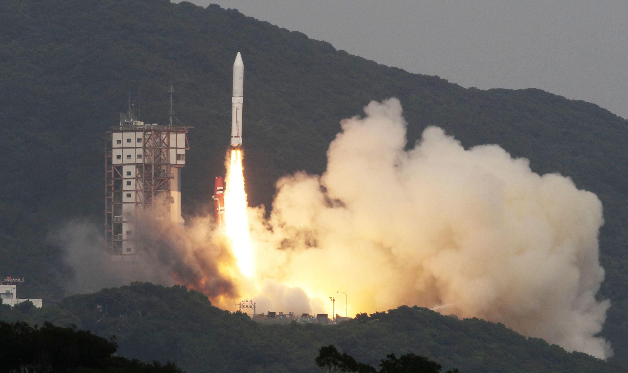 Japão lança satélite para criar chuva artificial de meteoros