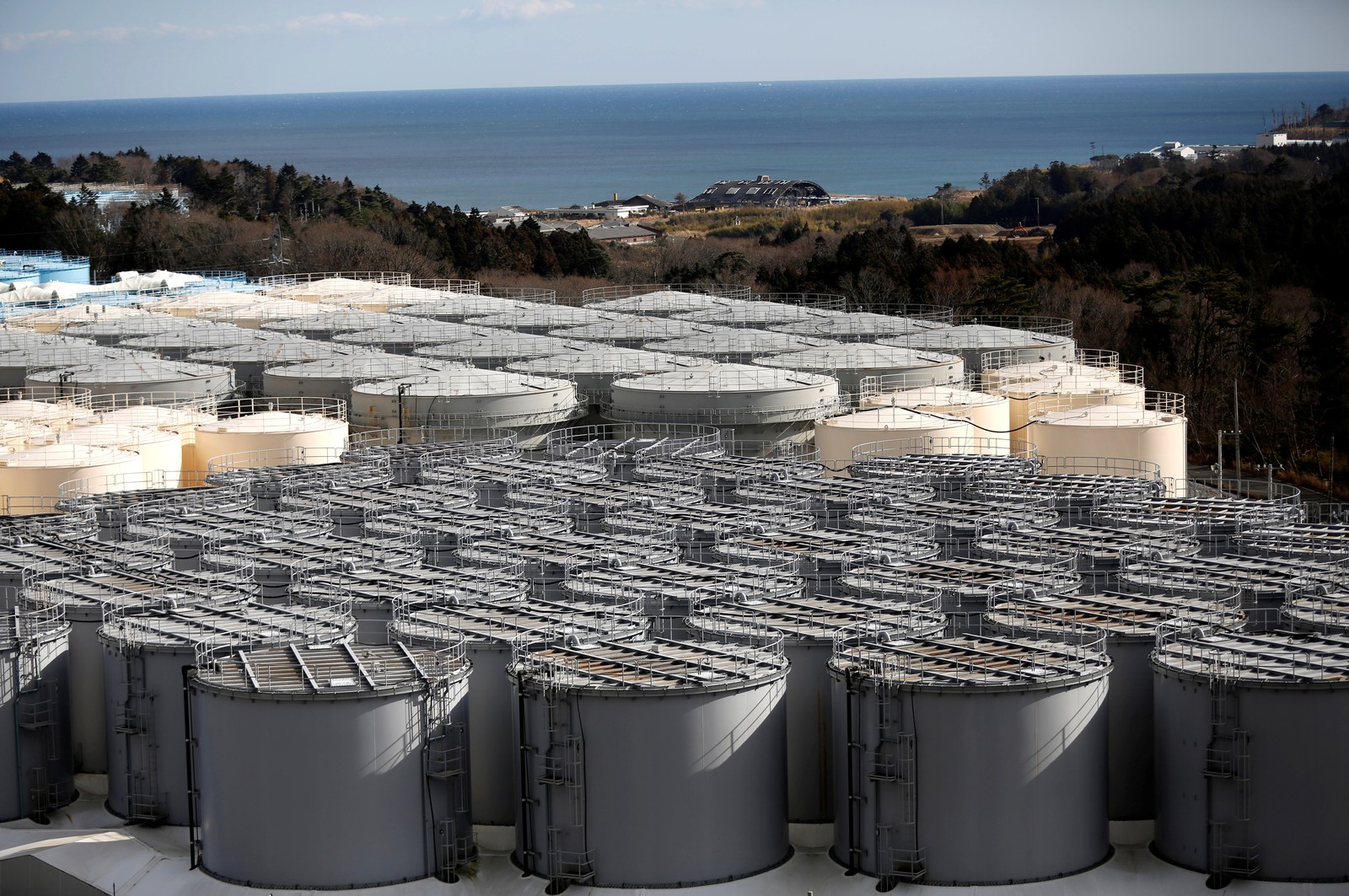 Água contaminada se acumula e segue armazenada em Fukushima 8 anos depois do acidente