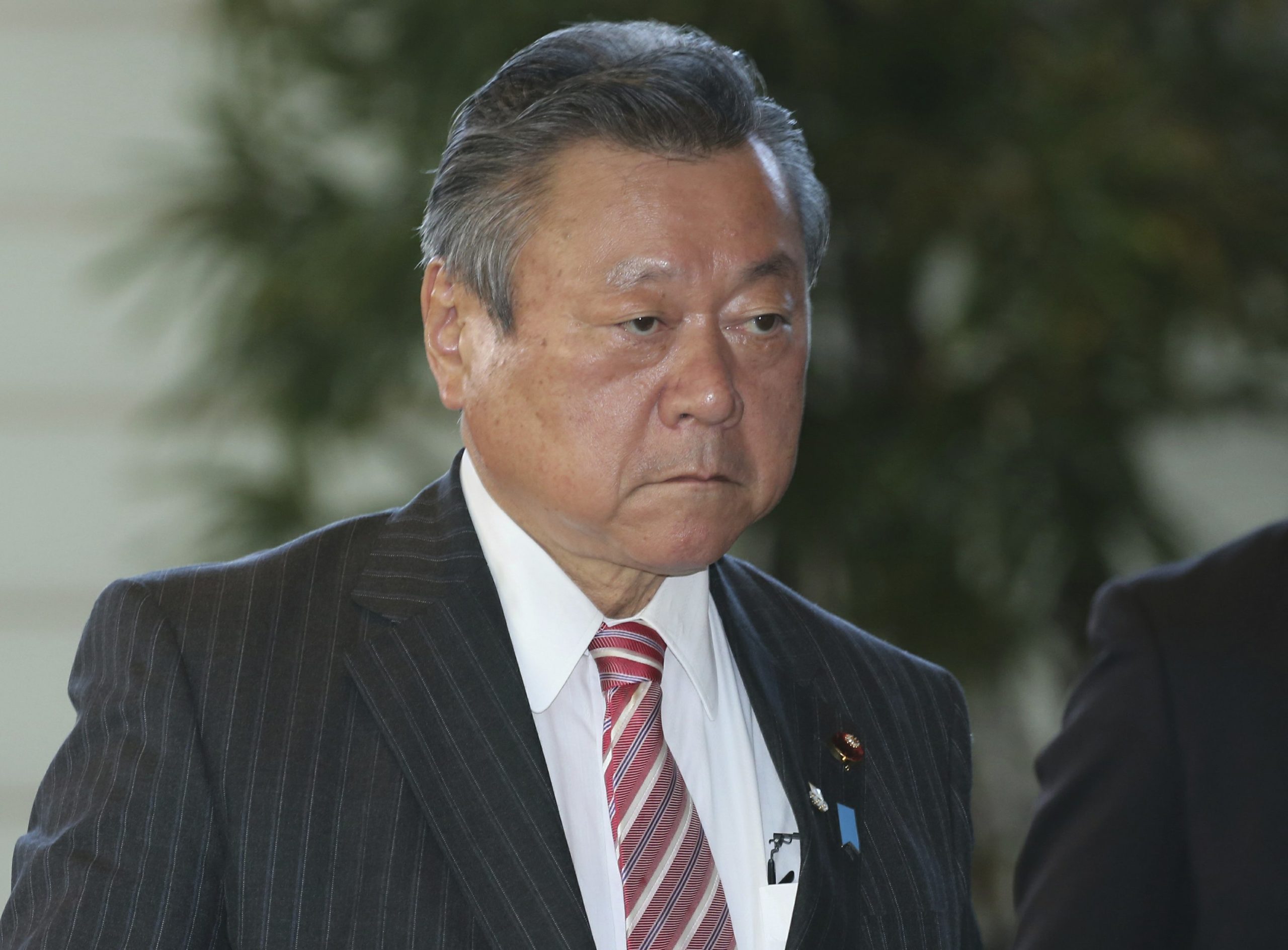 Ministro japonês se desculpa depois de atrasar 3 minutos a reunião