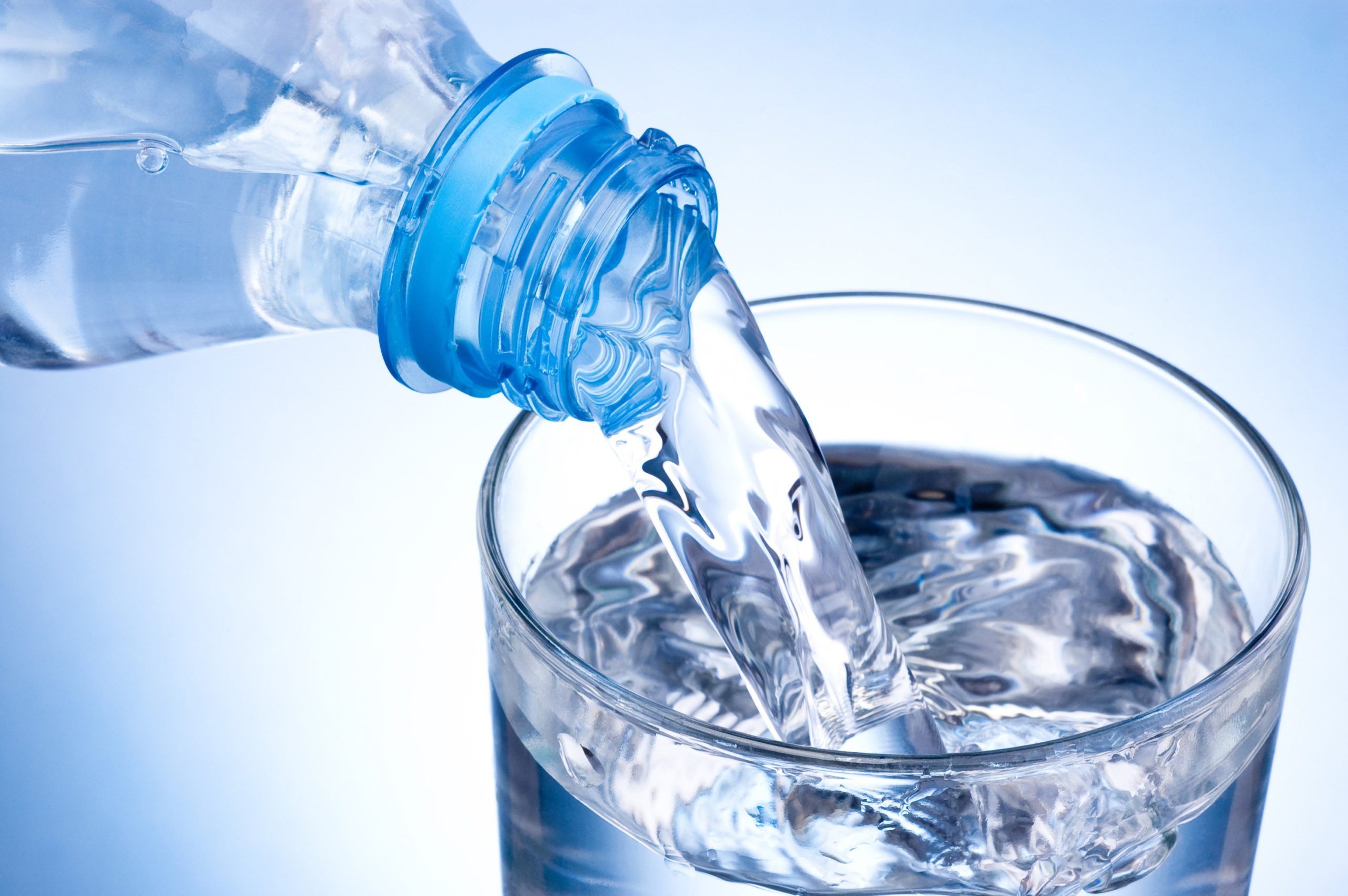Beber água é bom para o metabolismo e ajuda a emagrecer