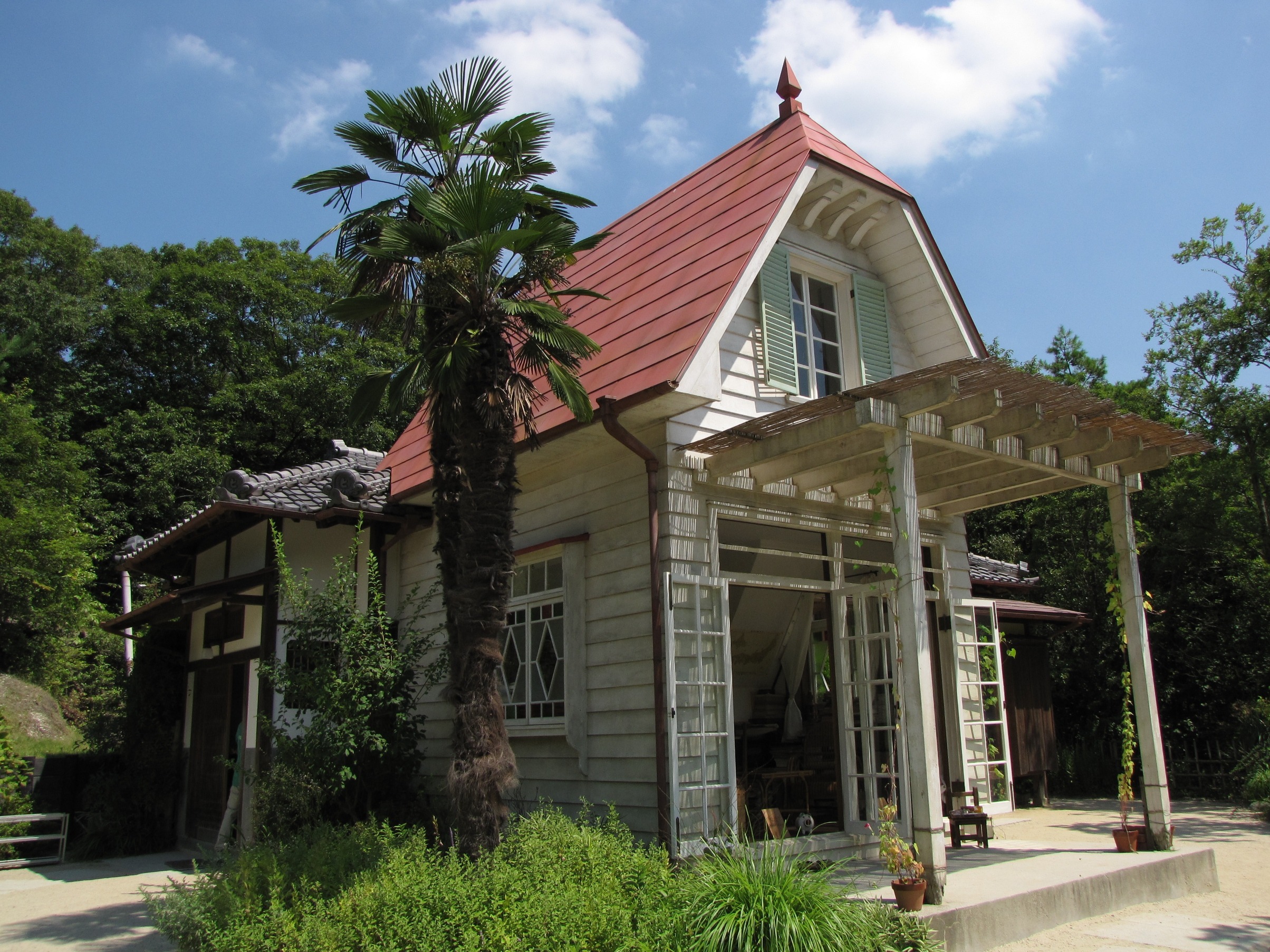 Conheça o Totoro House da Vida Real
