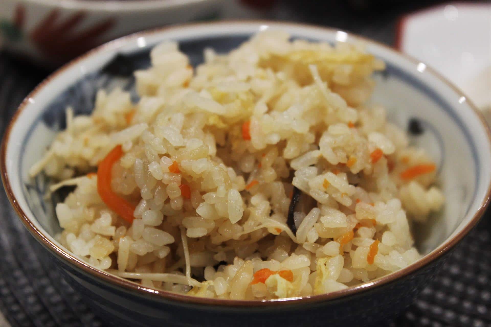 Culinária: kinoko-gohan: arroz com cogumelos japoneses