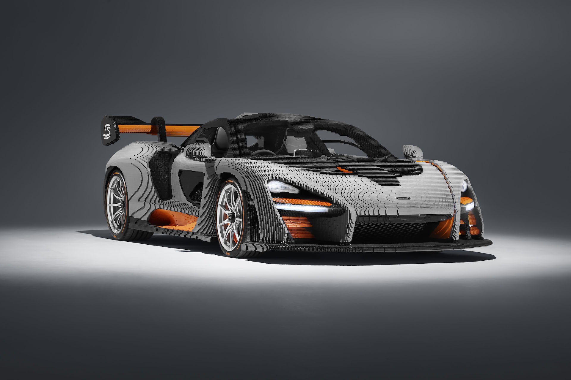 Lego recria Mclaren Senna em tamanho real com 500 mil peças
