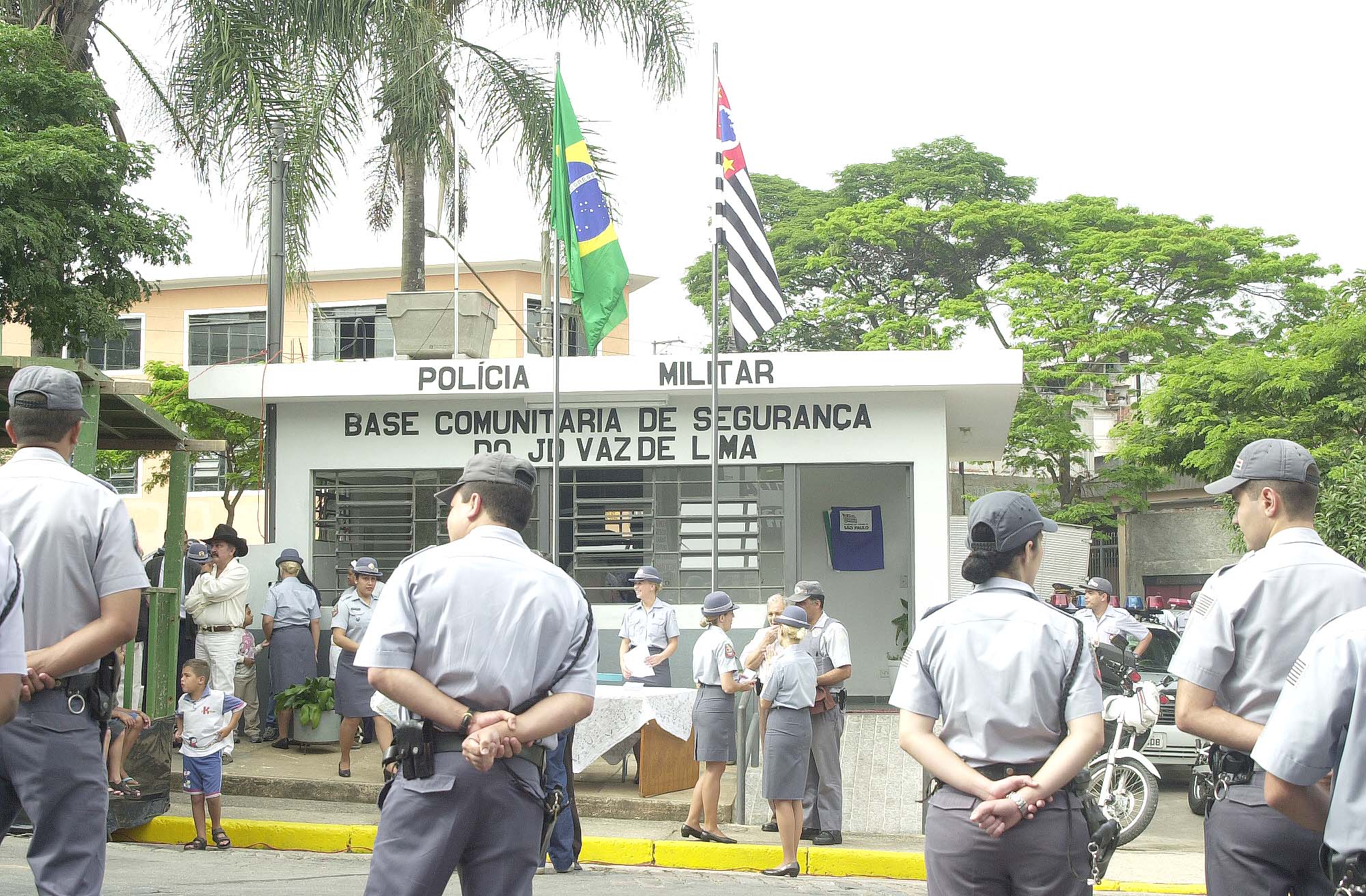 Brasil adota modelo japonês de polícia comunitária