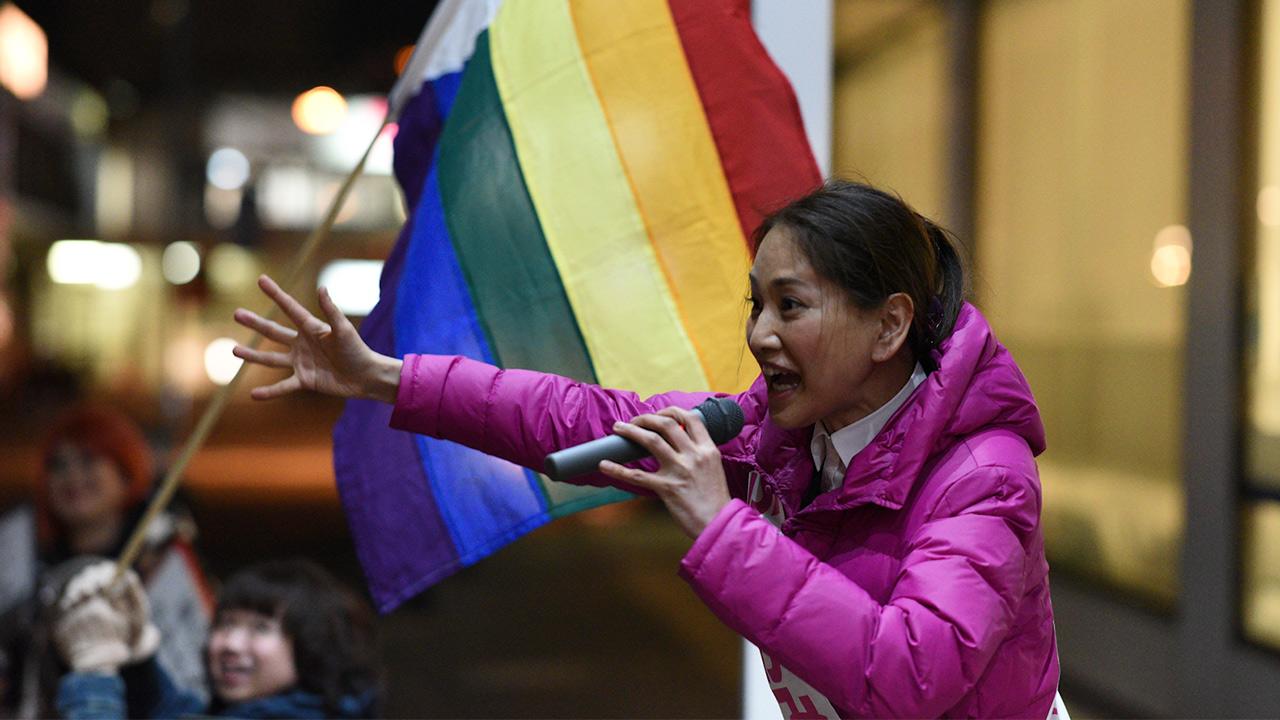 Pela primeira vez, Japão elege mulher transgênero como legisladora
