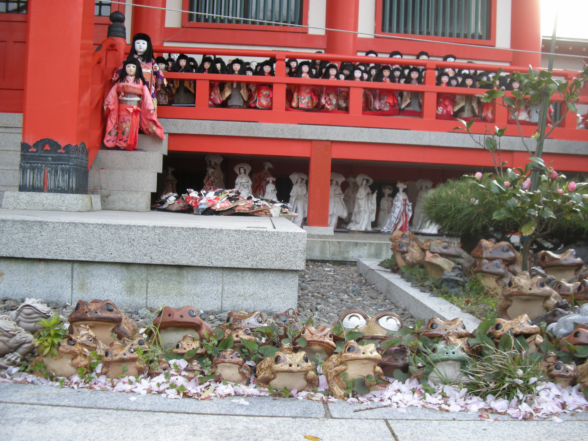 Awashima Jinja – O Santuário das Bonecas