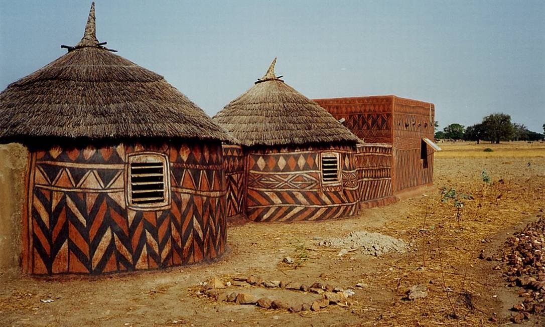 A aldeia africana onde cada casa é uma obra de arte