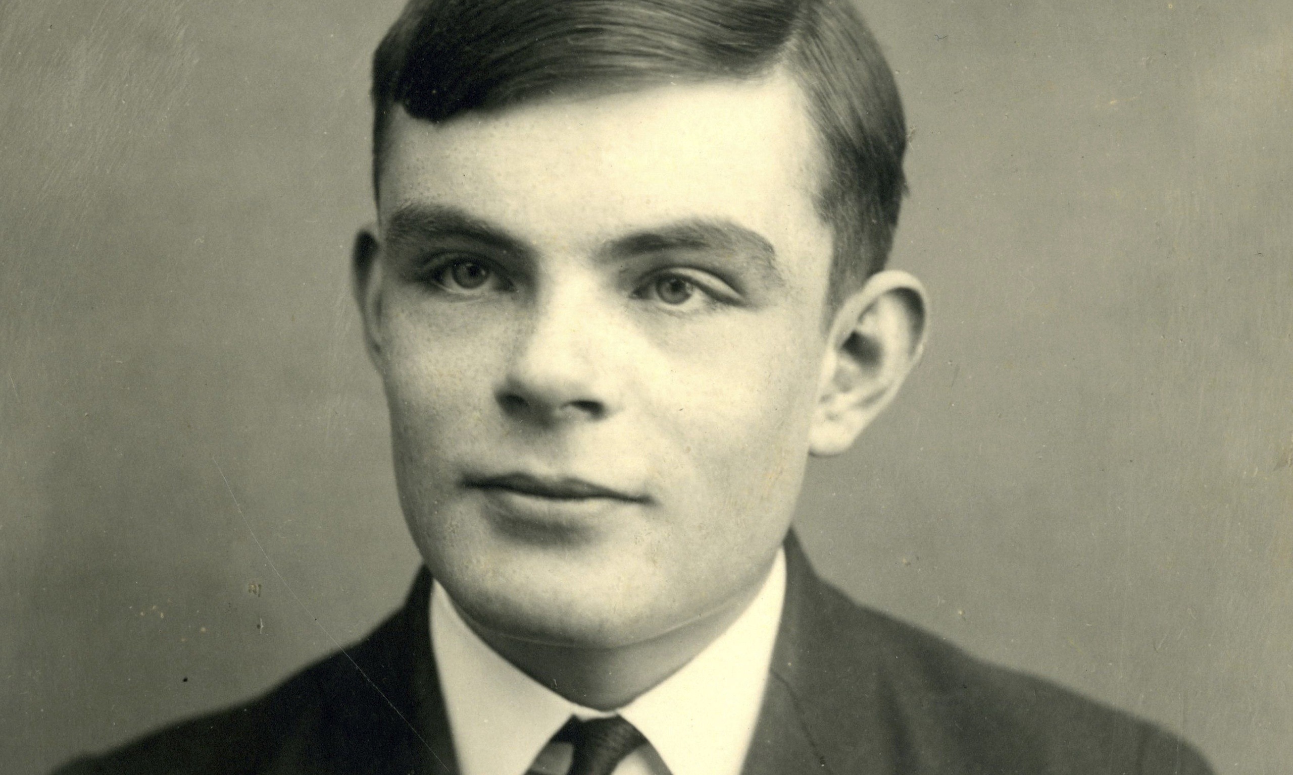 Conheça Alan Turing, o pai da computação e da IA
