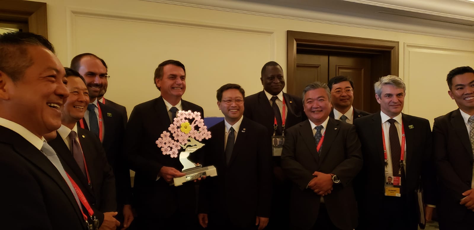 Jair Bolsonaro agradece o apoio recebido pelos brasileiros no Japão