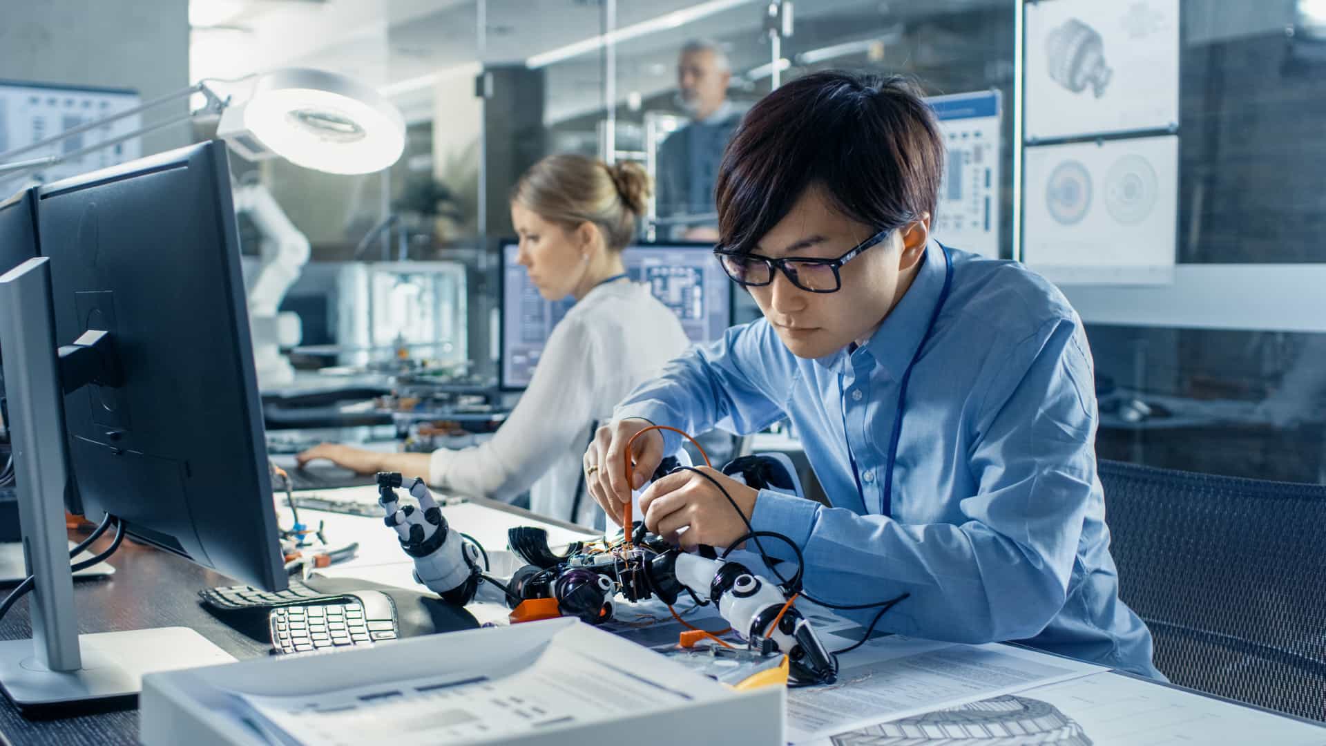 Japão amplia setores em que graduados estrangeiros podem trabalhar