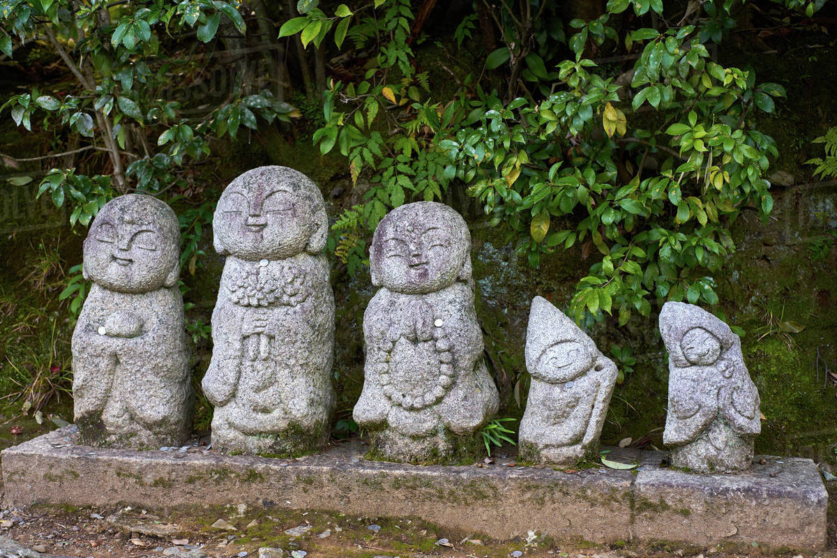 Jizou Bosatsu, as estátuas guardiãs das crianças