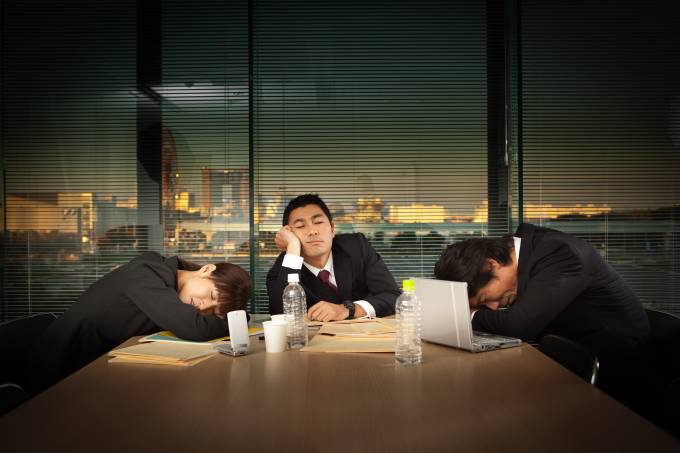 Cochilo no trabalho? No Japão é permitido. Veja esta e outras notas