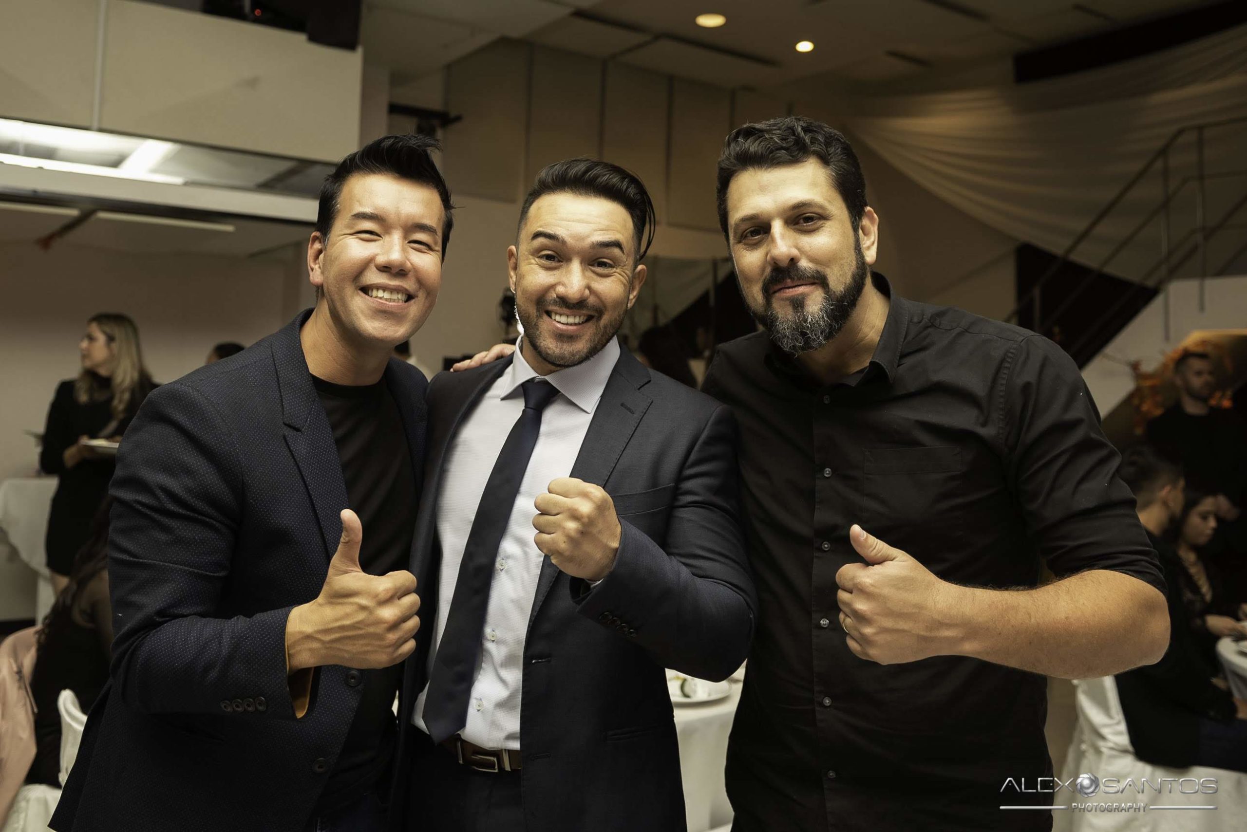 Revista Super Vitrine celebra 13 anos com jantar e Show da banda Onze:20