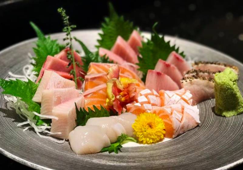 Máquina faz sushi automaticamente