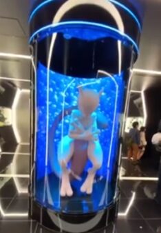 Réplica de Mewtwo é principal atração de Pokémon Center inaugurado no Japão