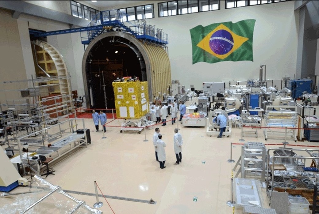 Satélite feito por Brasil e China será lançado em dezembro