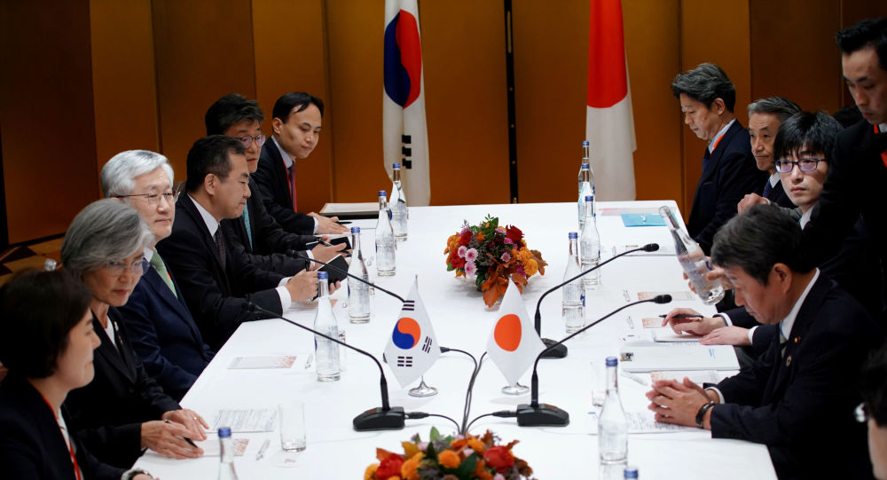 Após trocas de farpas, Japão acena com relações saudáveis se Coreia do Sul ‘cumprir promessas’