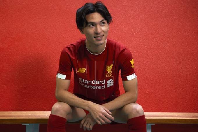 Liverpool contrata atacante japonês Minamino