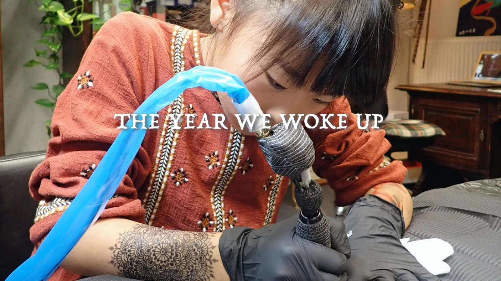 Conheça a artista japonesa de 10 anos que está deixando sua marca no mundo da tatuagem
