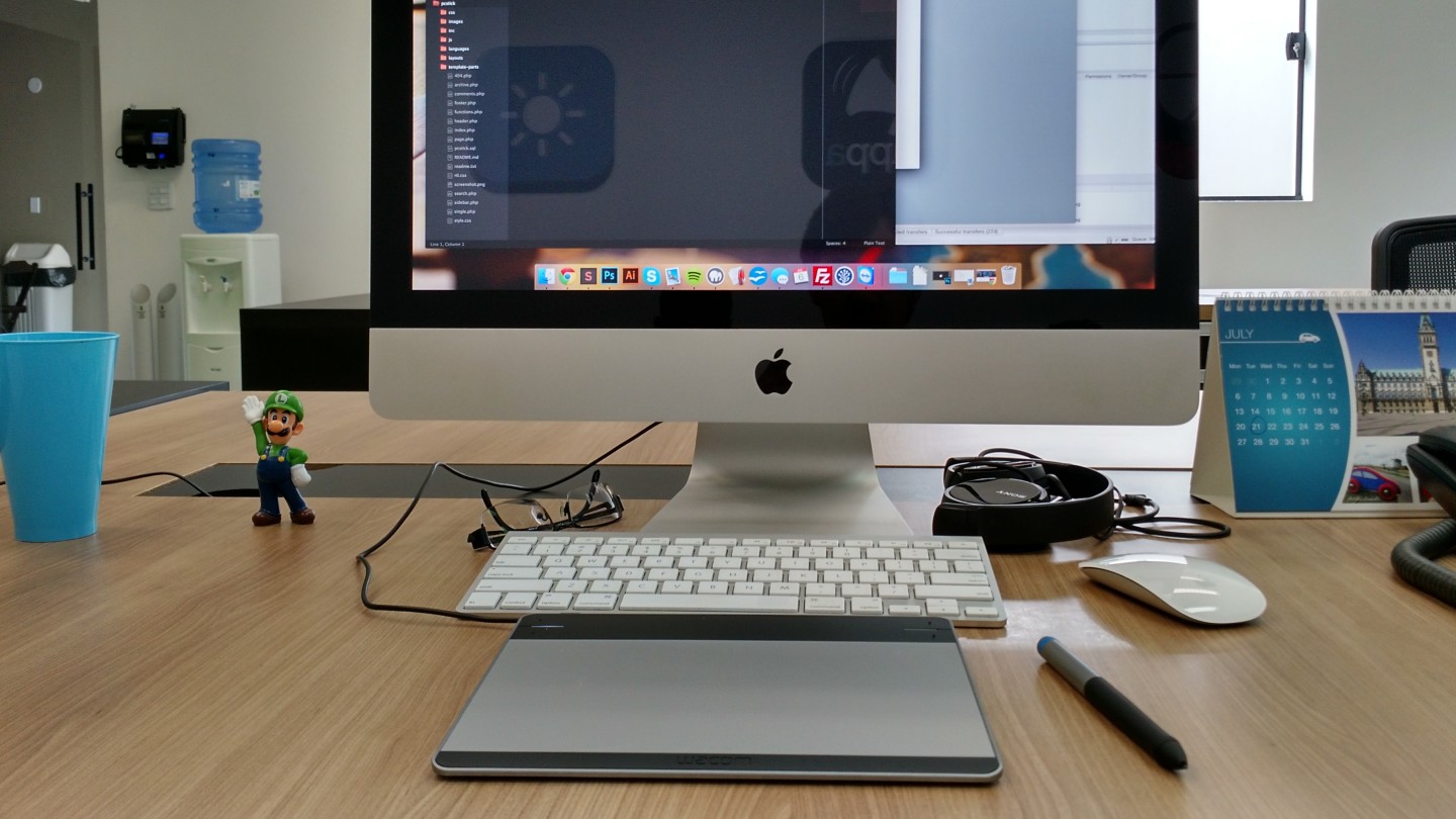 Itens essenciais para deixar sua mesa de trabalho mais agradável