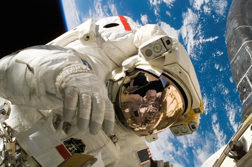 NASA aprimora sistema que transforma urina em água na ISS