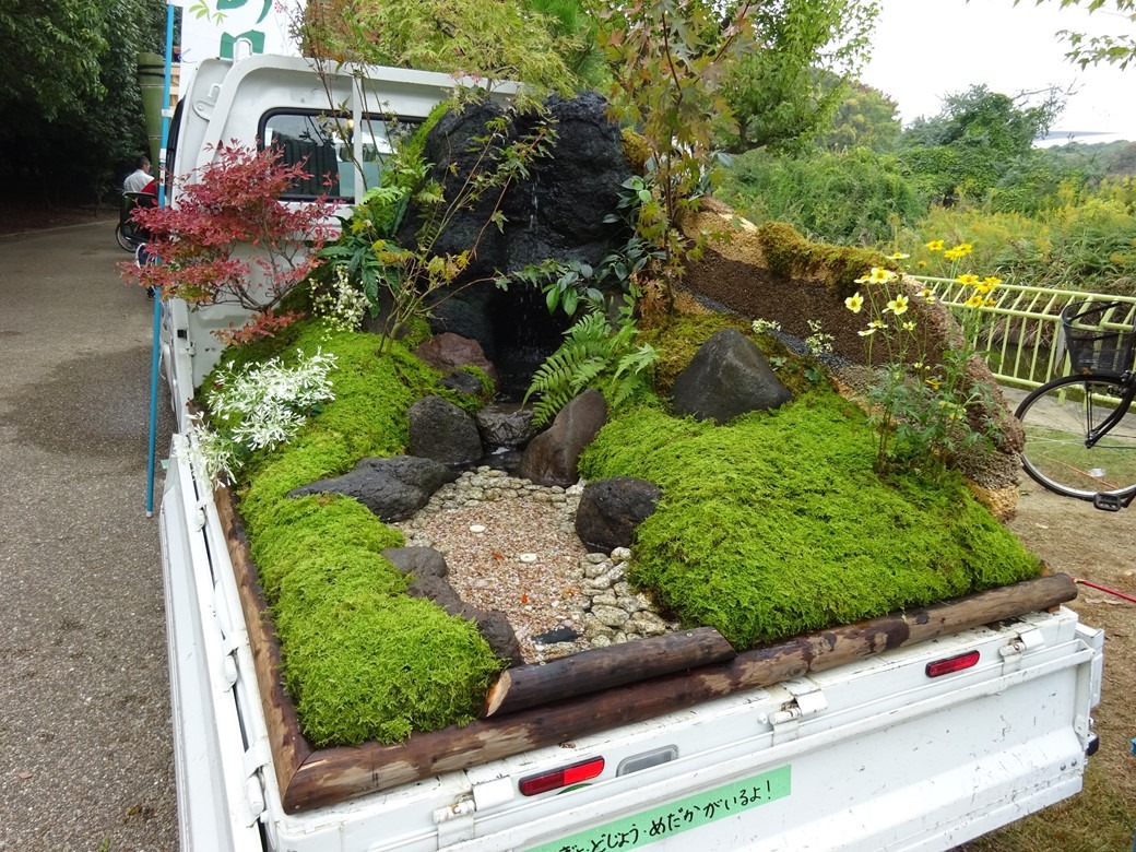 Concurso japonês de jardinagem leva o paisagismo para caminhões