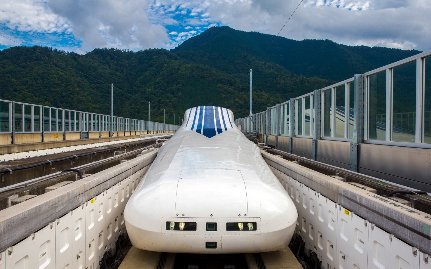 Protótipo do novo trem-bala japonês tem carregamento sem fio e atinge 500 KM/h