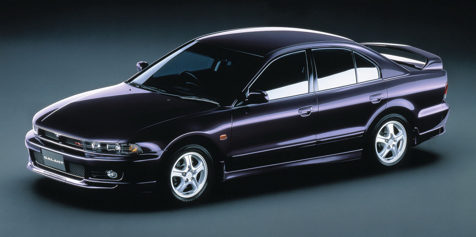 Mitsubishi Galant, o extinto sedã japonês que teve 10 gerações