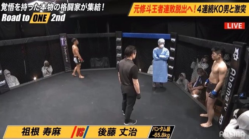 Torneio no Japão acontece sem público ou imprensa, e tem médico usando roupa cirúrgica