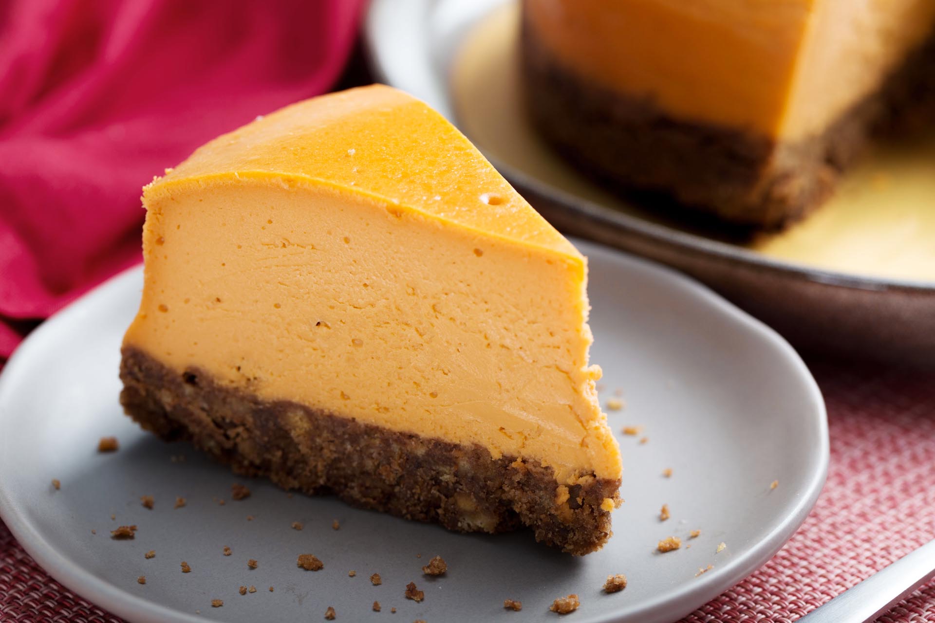 É assim que se faz o cheesecake japonês mais alto e fofo de sempre