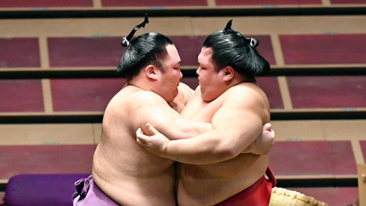 Torneio de sumô em Tóquio, no Japão, é liberado para receber público